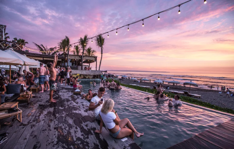 Destination Wedding - Pool Party ao por do sol